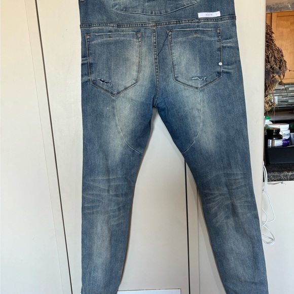 Kollar "knee-blown-out" jeans. - Picture 2 of 11